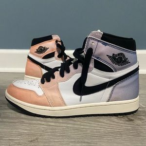 Air Jordan 1 Retro High OG Craft 'Skyline' Vivid Orange/Black size 9.5